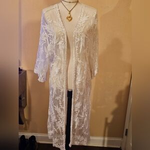 Vince Camuto Cream Lace Detail